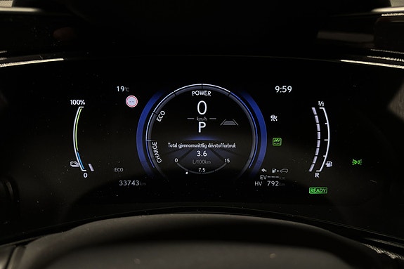 Lexus NX450h 16 of 23