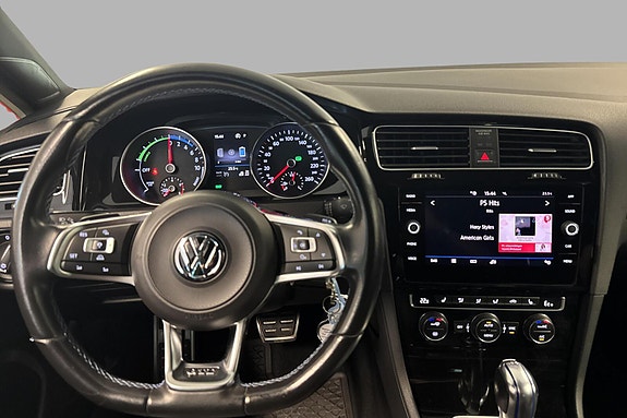 Volkswagen Golf VII 11 of 27