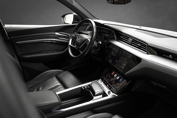 Audi e-tron 21 of 30