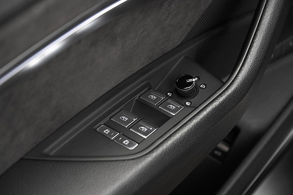 Audi e-tron 13 of 30