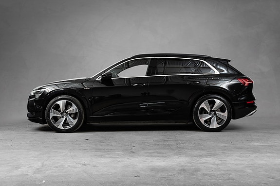 Audi e-tron 3 of 30
