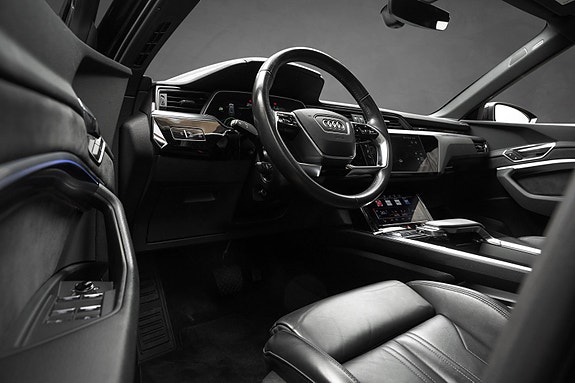 Audi e-tron 15 of 30
