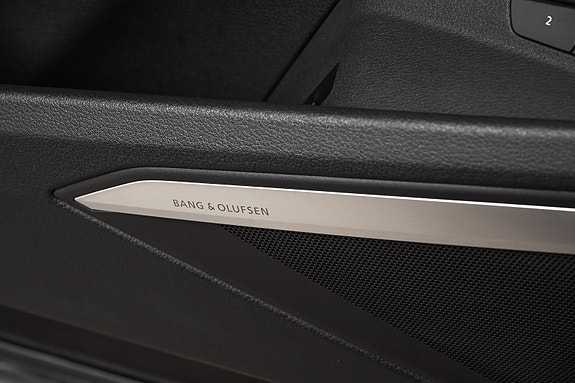 Audi e-tron 14 of 30