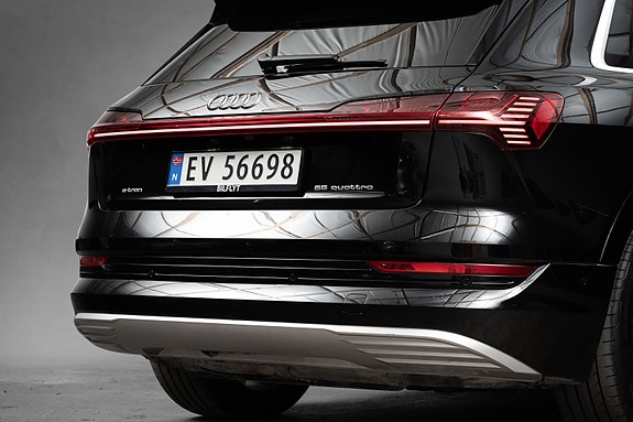 Audi e-tron 10 of 30