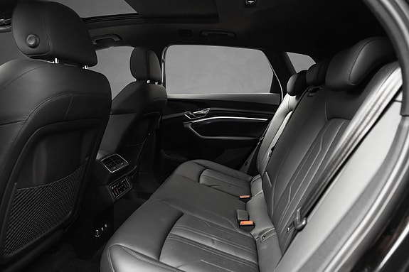 Audi e-tron 19 of 30