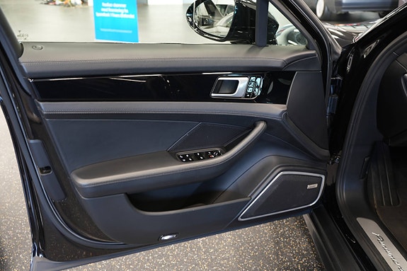 Porsche Panamera 4 24 of 30