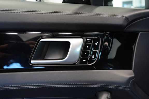 Porsche Panamera 4 25 of 30