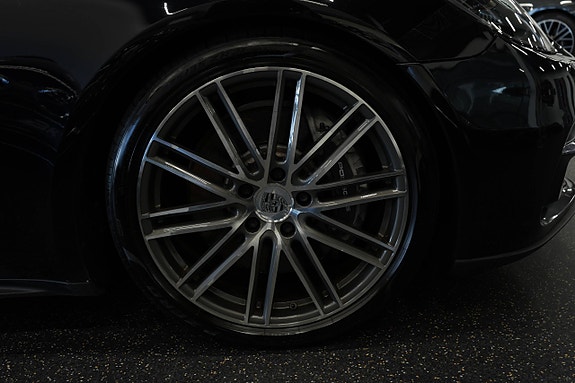 Porsche Panamera 4 9 of 30