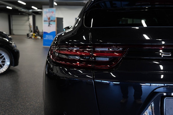 Porsche Panamera 4 16 of 30