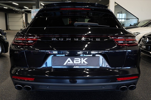 Porsche Panamera 4 14 of 30