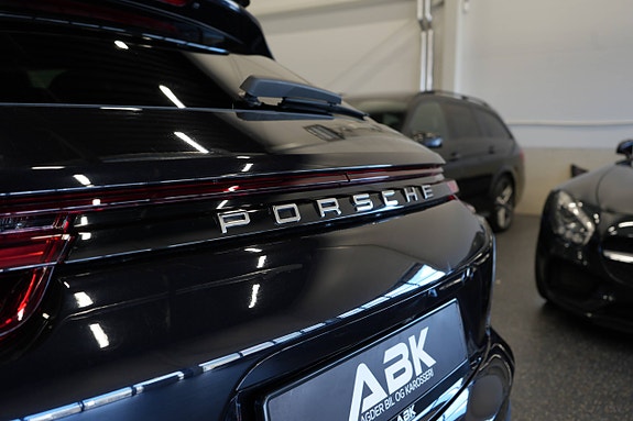 Porsche Panamera 4 17 of 30
