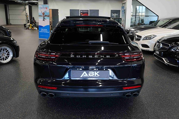 Porsche Panamera 4 13 of 30