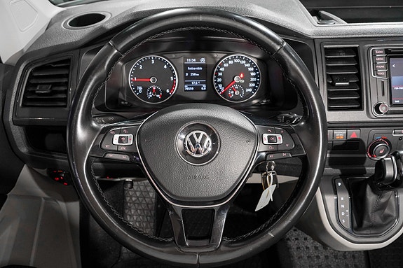 Volkswagen Transporter 26 of 30