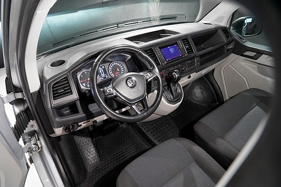 Volkswagen Transporter 19 of 30