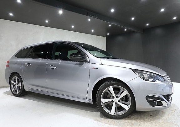 Peugeot 308 SW 2 of 30