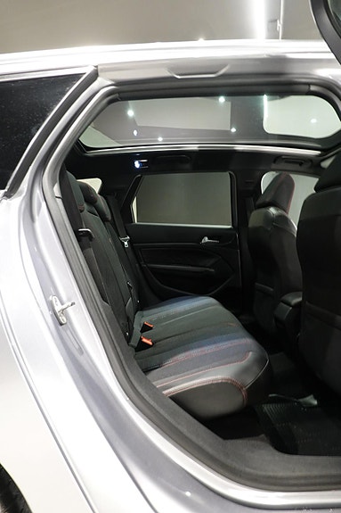 Peugeot 308 SW 30 of 30