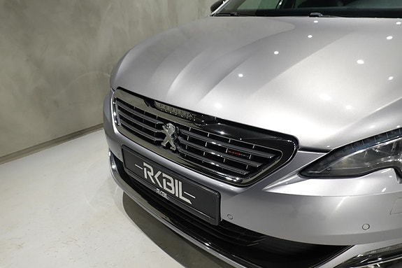 Peugeot 308 SW 15 of 30