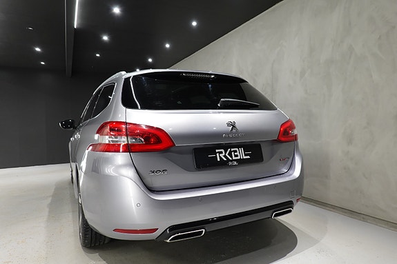 Peugeot 308 SW 9 of 30
