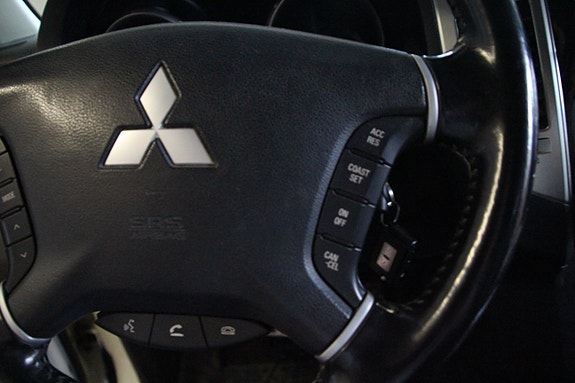 Mitsubishi Pajero 20 of 20