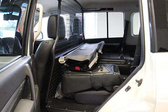 Mitsubishi Pajero 14 of 20