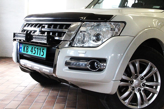 Mitsubishi Pajero 7 of 20