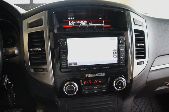 Mitsubishi Pajero 17 of 20