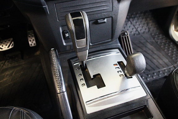Mitsubishi Pajero 16 of 20