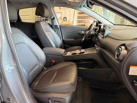 Hyundai Kona 14 of 30