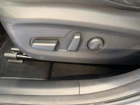Hyundai Kona 12 of 30