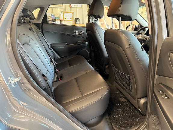 Hyundai Kona 16 of 30