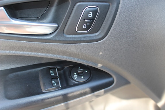 Ford Transit Connect 8 of 22