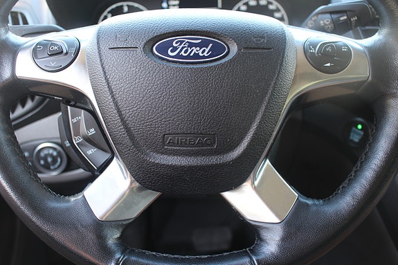 Ford Transit Connect 13 of 22