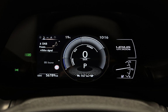 Lexus UX300e 16 of 23