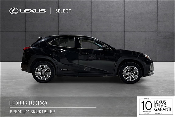 Lexus UX300e 6 of 23