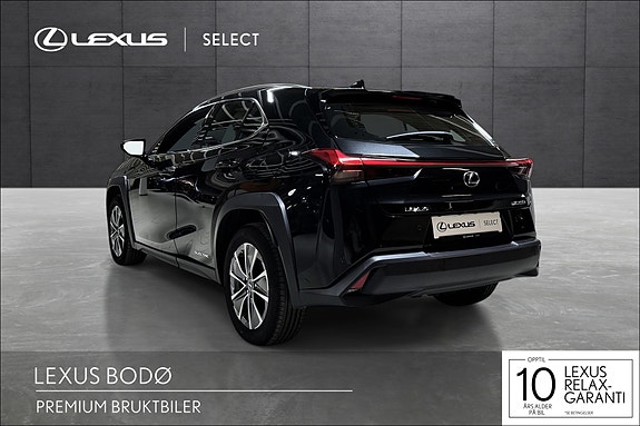 Lexus UX300e 3 of 23