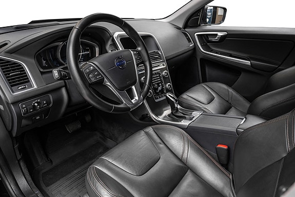 Volvo XC60 17 of 30