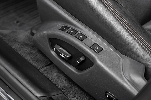 Volvo XC60 16 of 30