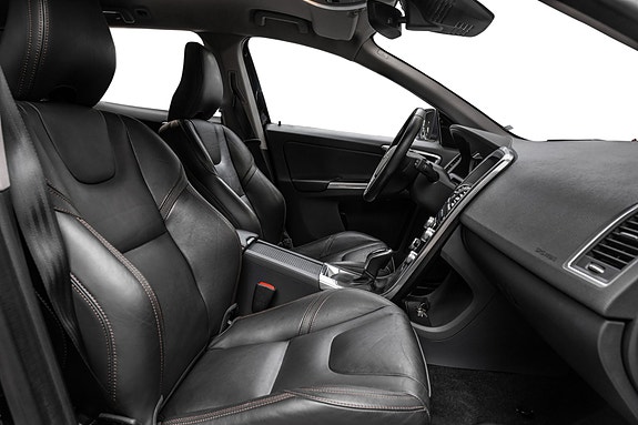 Volvo XC60 21 of 30