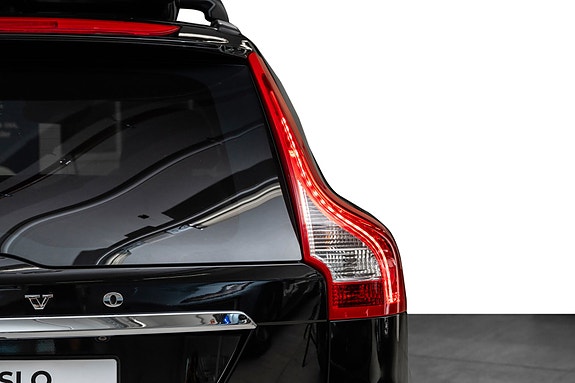 Volvo XC60 10 of 30