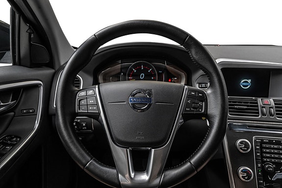 Volvo XC60 25 of 30