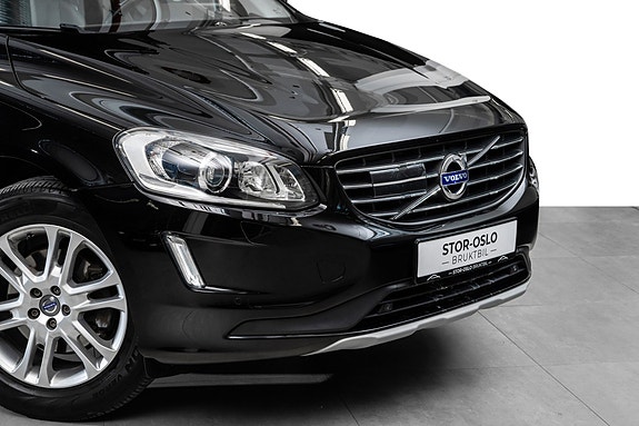 Volvo XC60 2 of 30