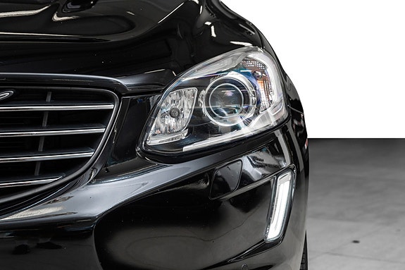 Volvo XC60 4 of 30