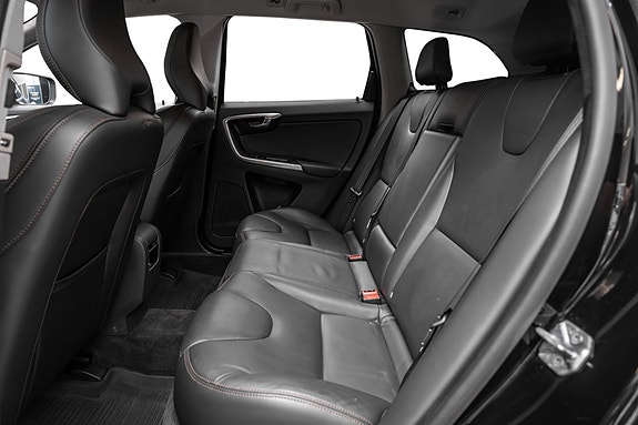 Volvo XC60 23 of 30
