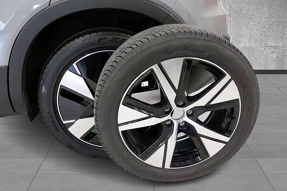 Volvo EX40 27 of 27