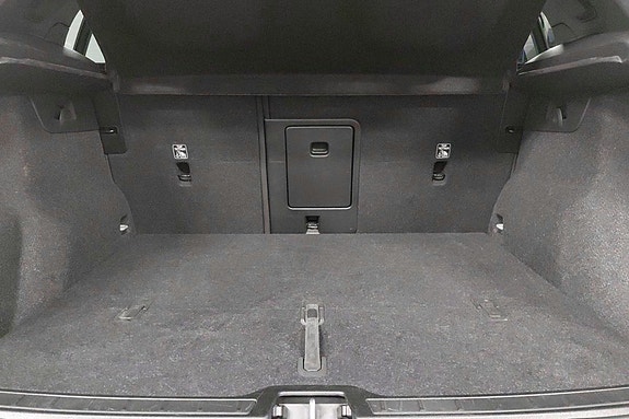 Volvo EX40 14 of 27