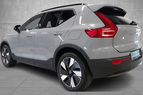 Volvo EX40 4 of 27