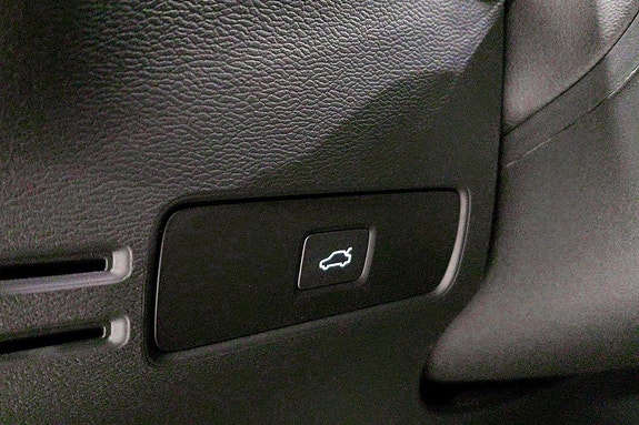 Volvo EX40 22 of 27