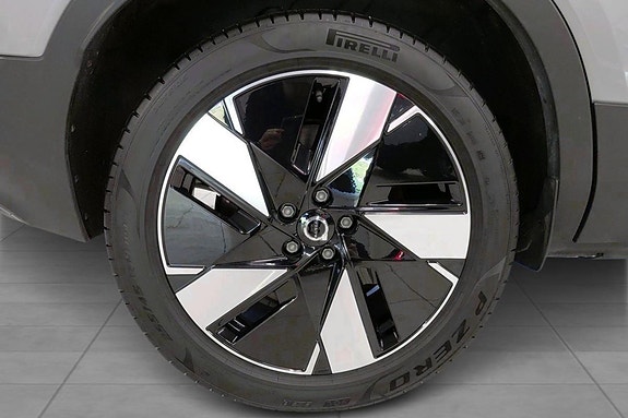 Volvo EX40 15 of 27