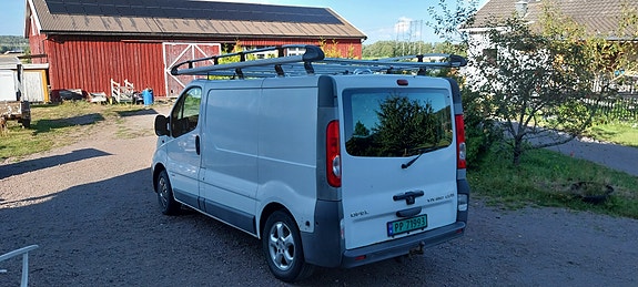 Opel Vivaro 2 of 7