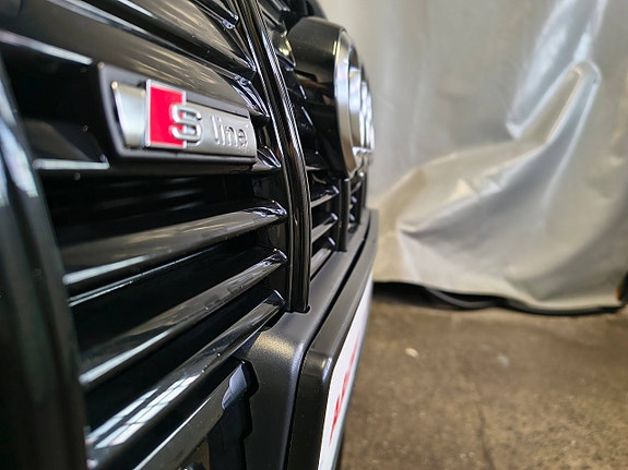 Audi e-tron 6 of 25